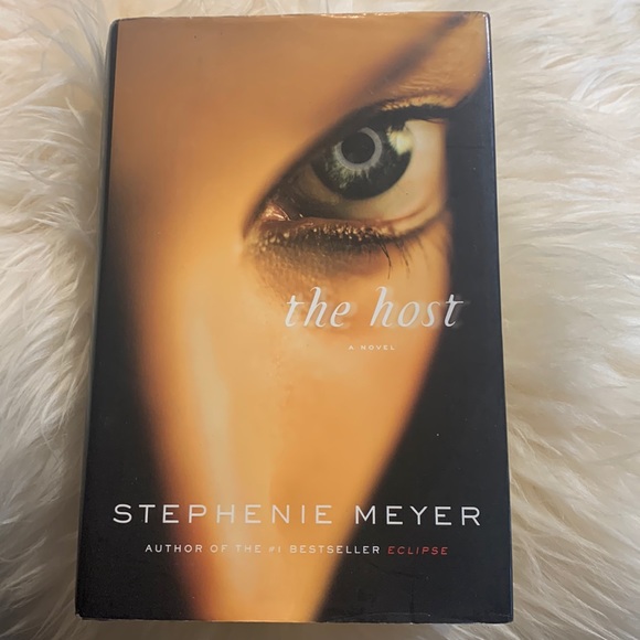 science fiction. The Host - Picture 1 of 7